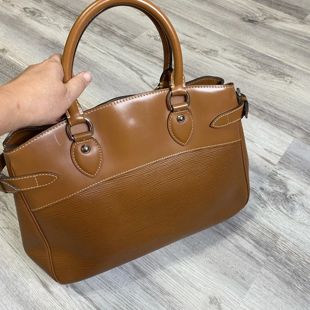 Used - Picture 2 of 13